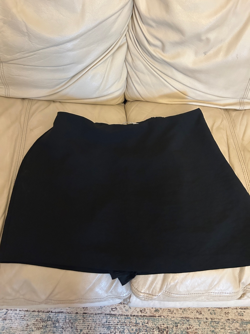 Abercrombie & Fitch Black Skirt - Sleek Solid Design